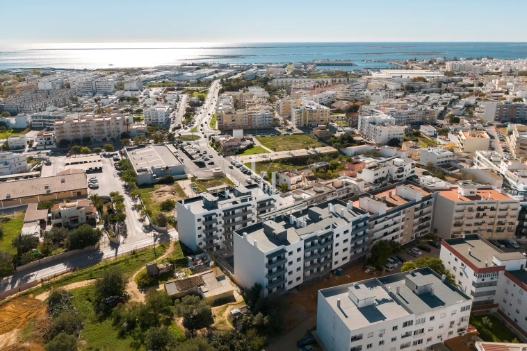 Apartamento T4 para Venda em Quelfes Foto 23