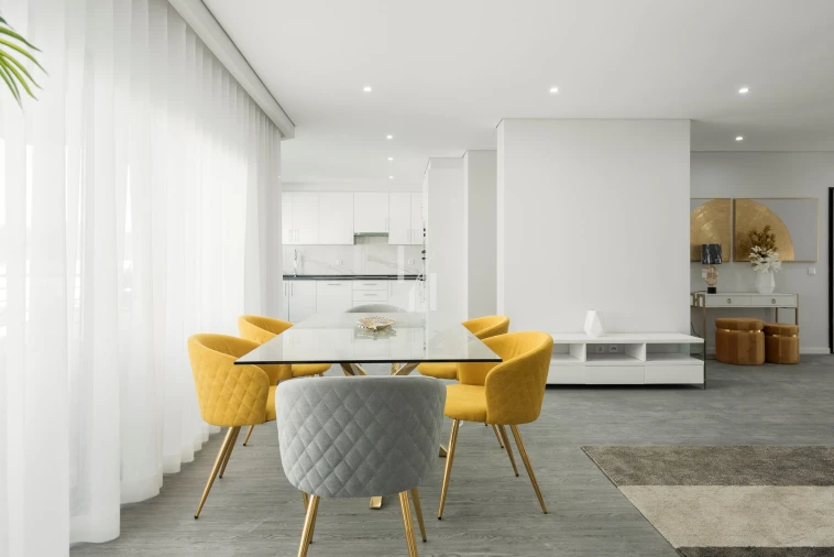 Apartamento T4 para Venda em Quelfes Foto 5