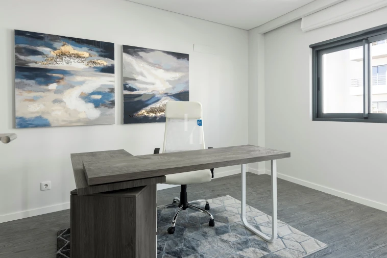 Apartamento T4 para Venda em Quelfes Foto 17