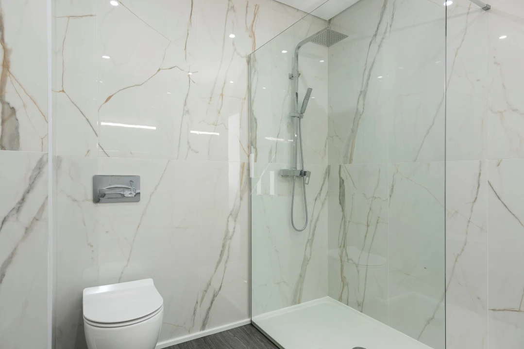 Apartamento T4 para Venda em Quelfes Foto 14