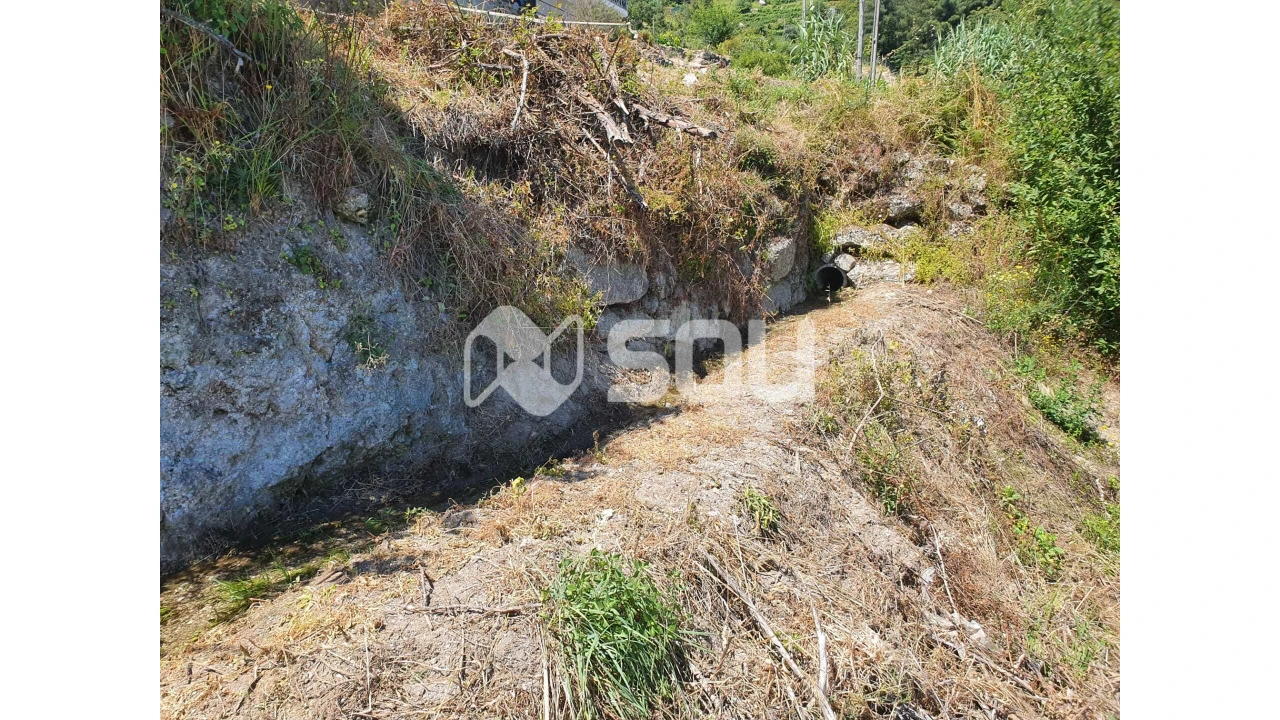 Apartamento T0 para Venda em Santa Cruz do Douro e São Tomé de Covelas Foto 12