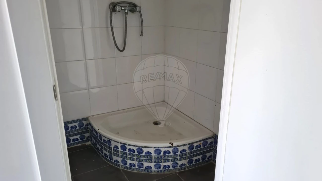 Loja para Venda em Setubal (São Sebastião) Foto 1