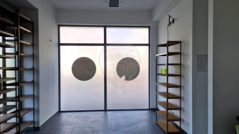 Loja para Venda em Setubal (São Sebastião)