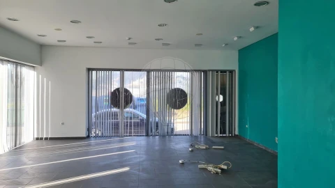 Loja para Venda em Setubal (São Sebastião)