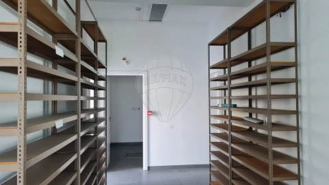 Loja para Venda em Setubal (São Sebastião)