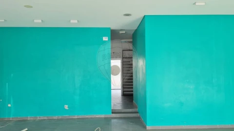 Loja para Venda em Setubal (São Sebastião)