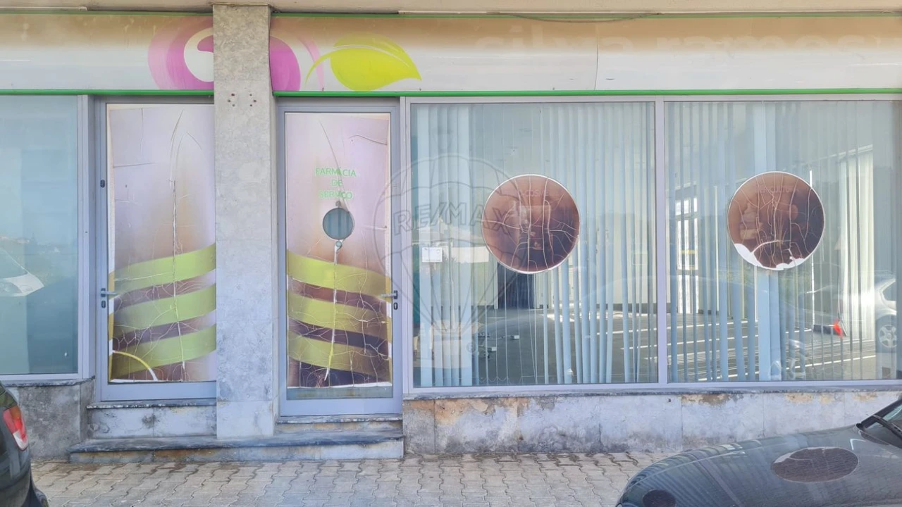 Loja para Venda em Setubal (São Sebastião) Foto 10