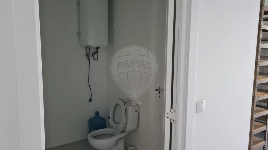 Loja para Venda em Setubal (São Sebastião) Foto 2