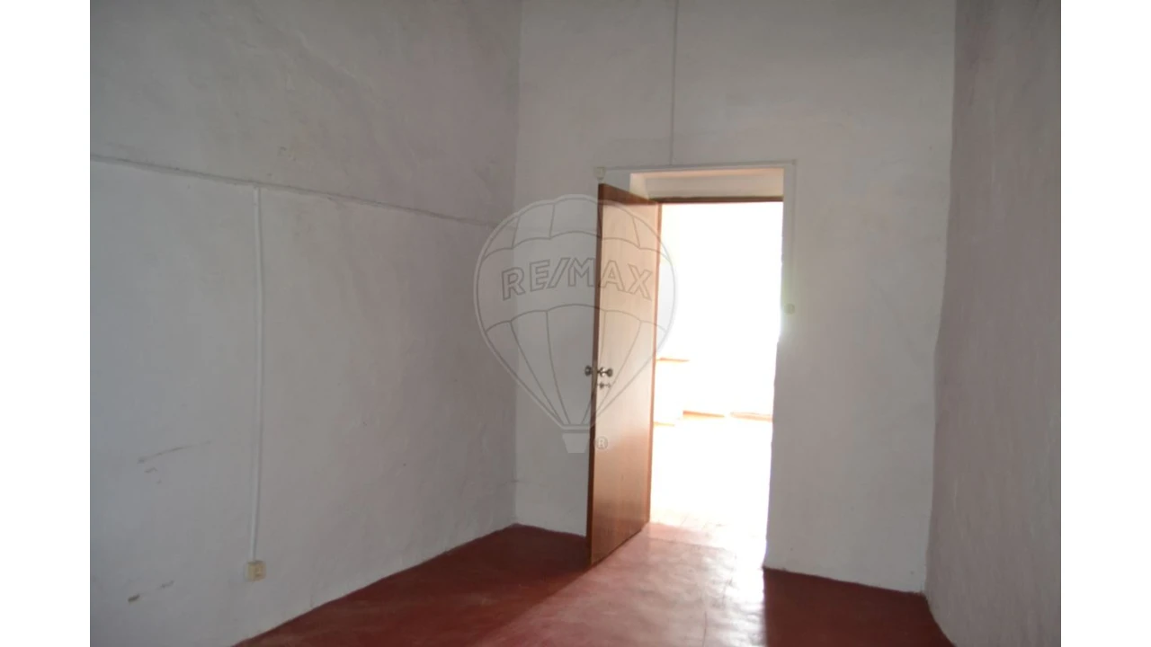 Moradia T5 para Venda em Ribeira de Nisa e Carreiras Foto 12