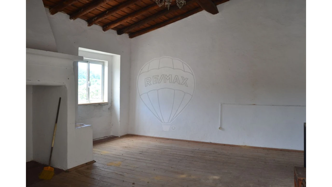 Moradia T5 para Venda em Ribeira de Nisa e Carreiras Foto 8