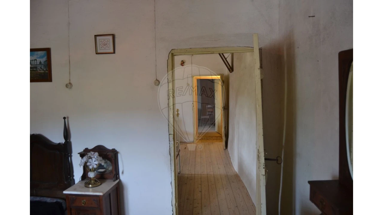 Moradia T5 para Venda em Ribeira de Nisa e Carreiras Foto 3