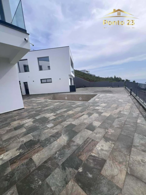 Moradia T3 para Venda em Santa Cruz