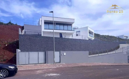Moradia T3 para Venda em Santa Cruz