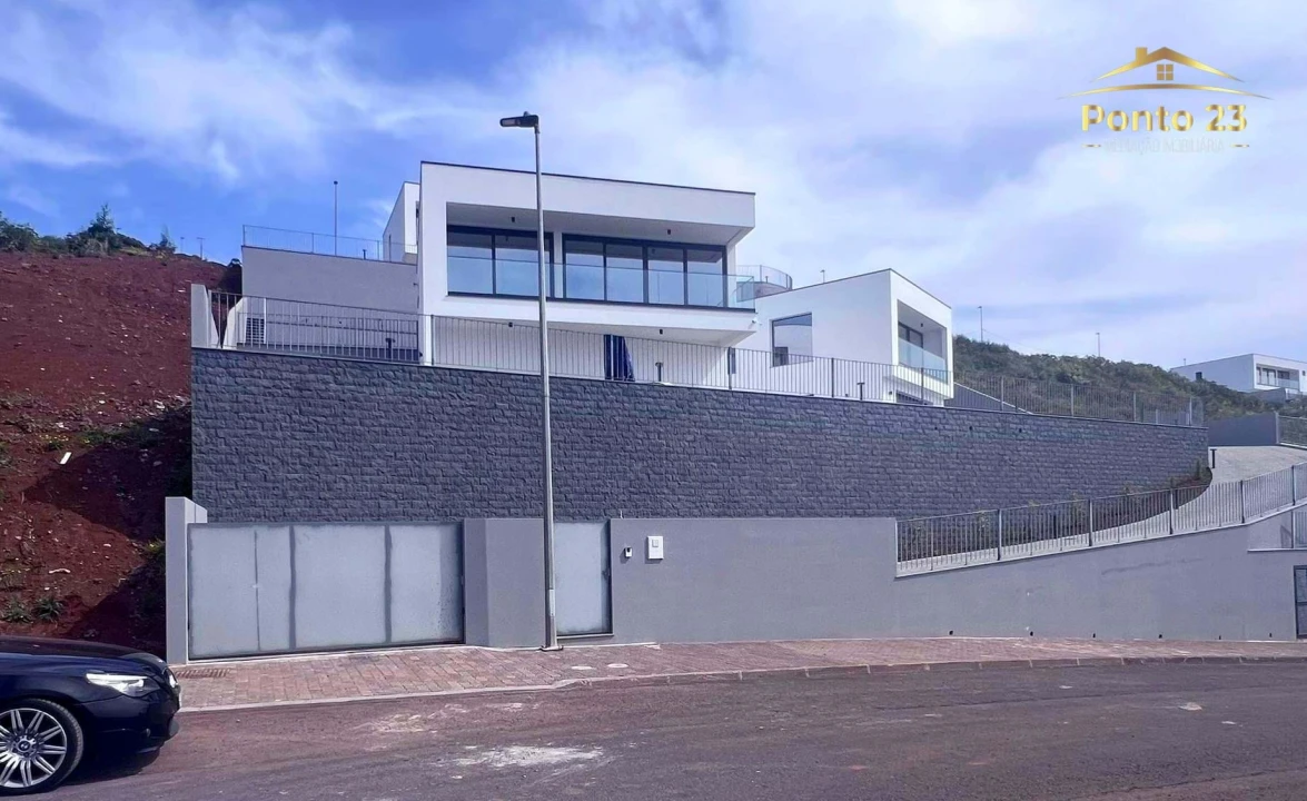 Moradia T3 para Venda em Santa Cruz Foto 3