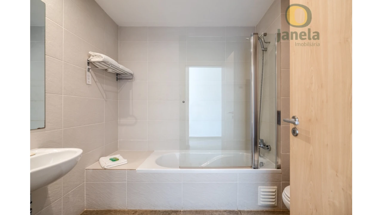 Apartamento T1 para Venda em Mexilhoeira Grande Foto 10