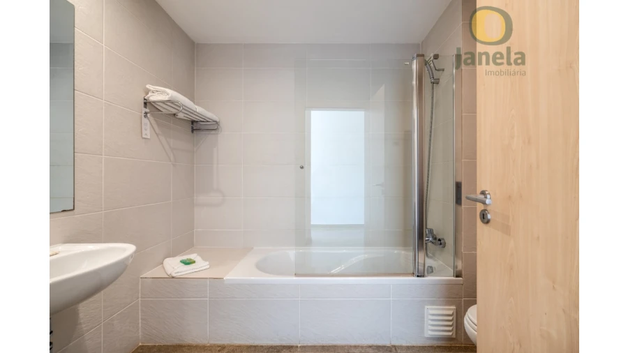 Apartamento T1 para Venda em Mexilhoeira Grande Foto 10