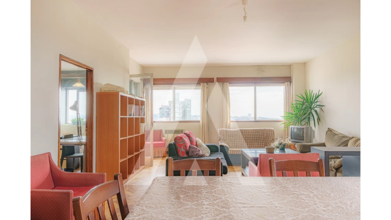 Apartamento T5 para Venda em Cedofeita, Santo Ildefonso, Sé, Miragaia, São Nicolau e Vitória Foto 1