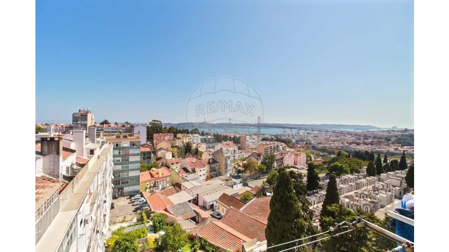 Apartamento T2 para Venda em Campo de Ourique Foto 17