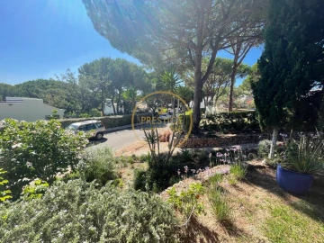 Moradia T3 para Venda em Albufeira e Olhos de Água