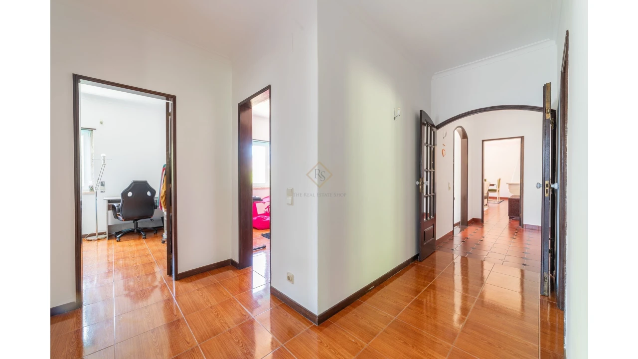 Moradia T6 para Venda em Agualva e Mira-Sintra Foto 10