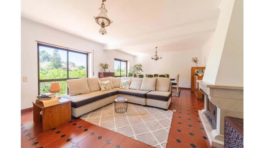 Moradia T6 para Venda em Agualva e Mira-Sintra Foto 6