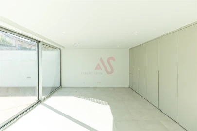 Moradia T4 para Venda em Glória e Vera Cruz