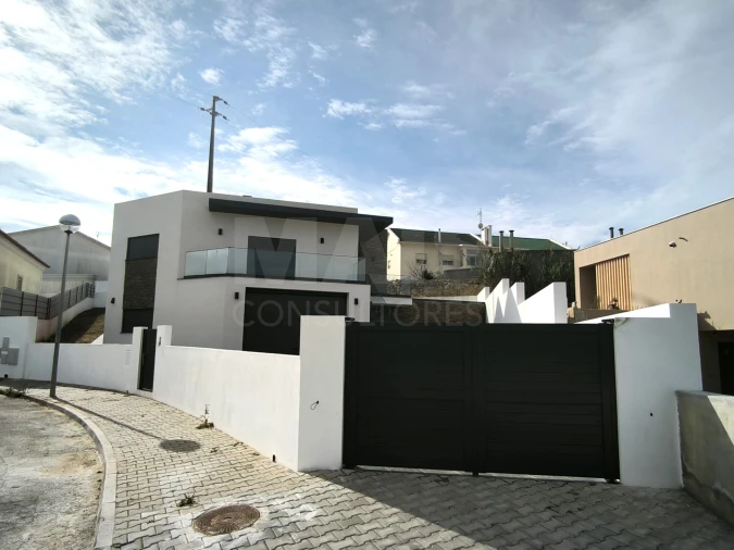 Moradia T3 para Venda em Mafra Foto 2
