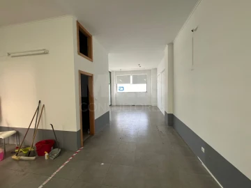 Loja para Venda em Loures