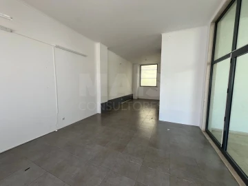 Loja para Venda em Loures