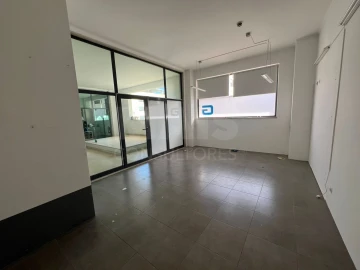 Loja para Venda em Loures