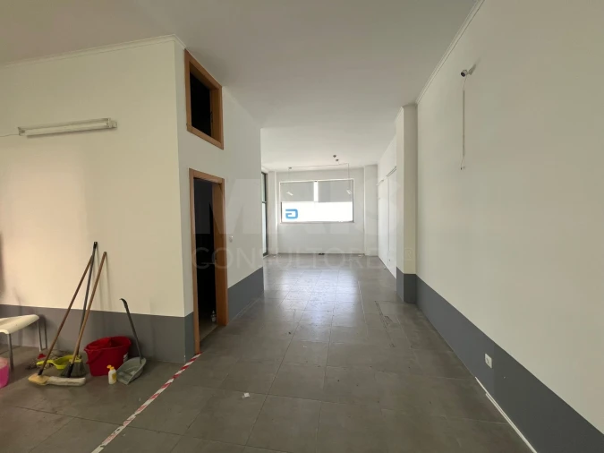 Loja para Venda em Loures Foto 3