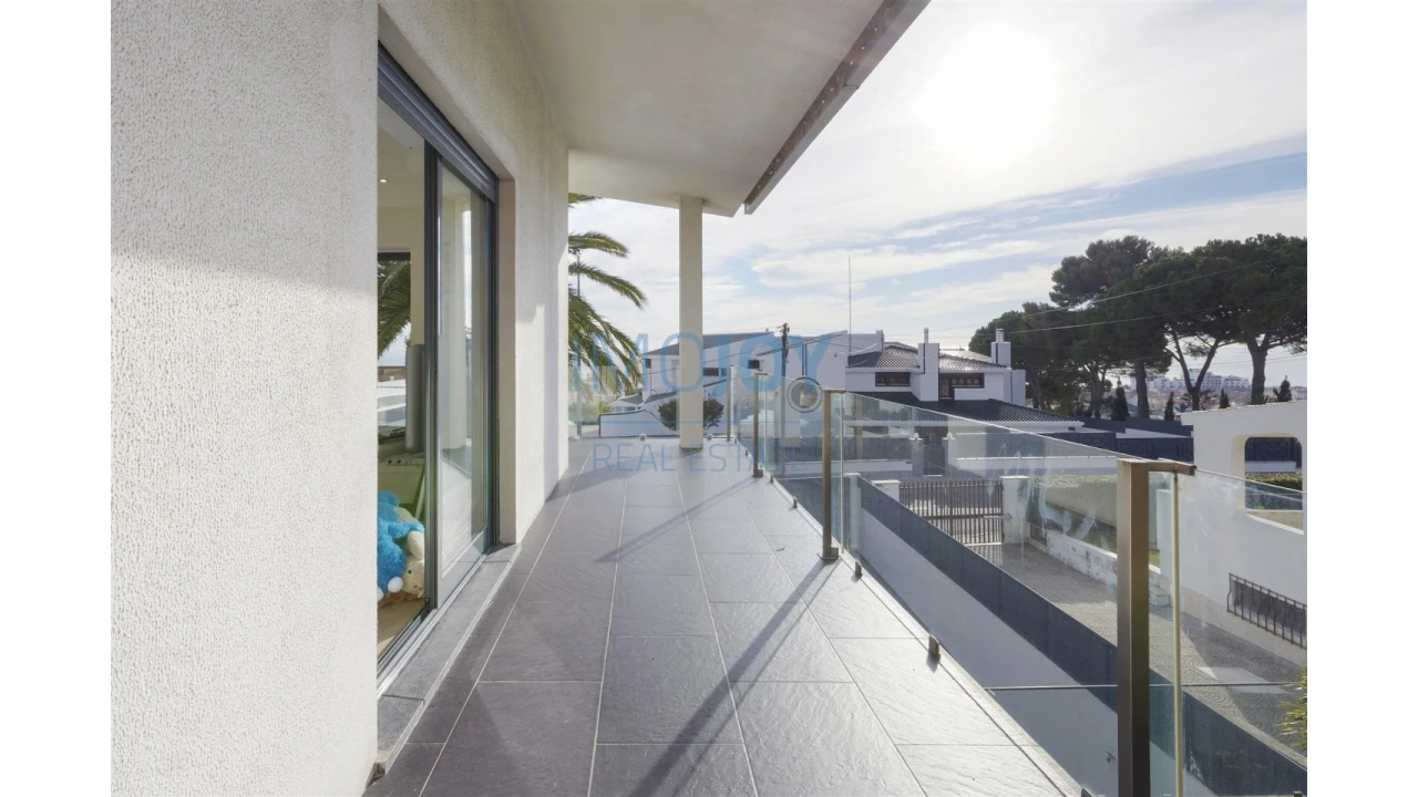 Moradia T7 para Venda em Carcavelos e Parede Foto 31