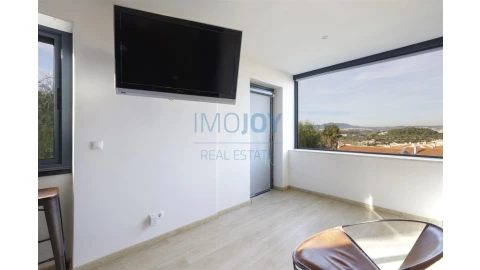 Moradia T7 para Venda em Carcavelos e Parede