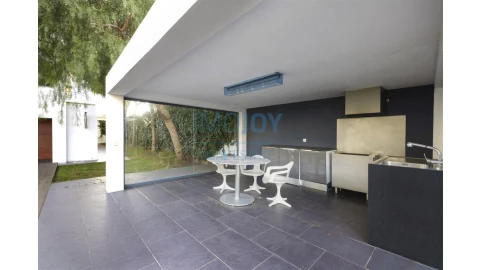 Moradia T7 para Venda em Carcavelos e Parede