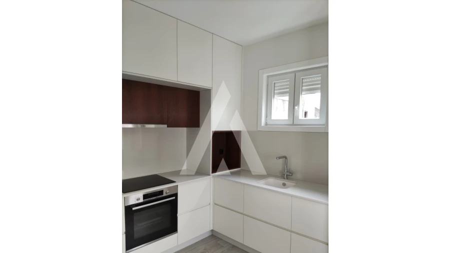 Apartamento T3 para Venda em Cedofeita, Santo Ildefonso, Sé, Miragaia, São Nicolau e Vitória Foto 3