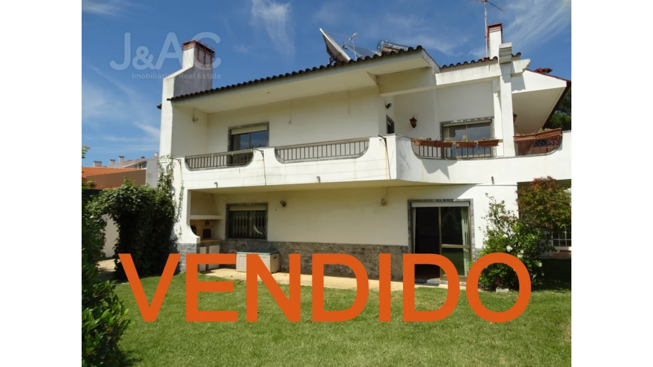 Moradia T6 para Venda em Cascais e Estoril Foto 1