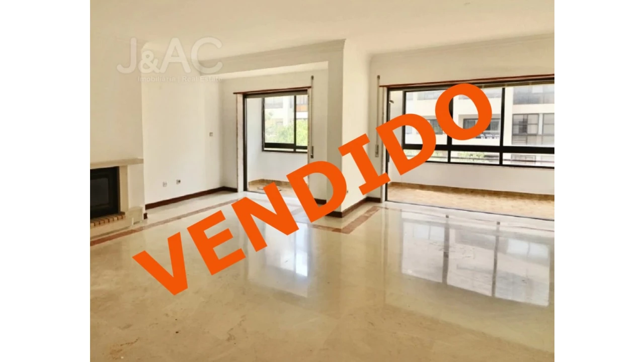 Apartamento T3 para Venda em Cascais e Estoril Foto 1