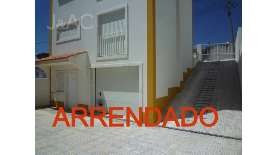 Moradia T2 para Arrendamento em Alcabideche