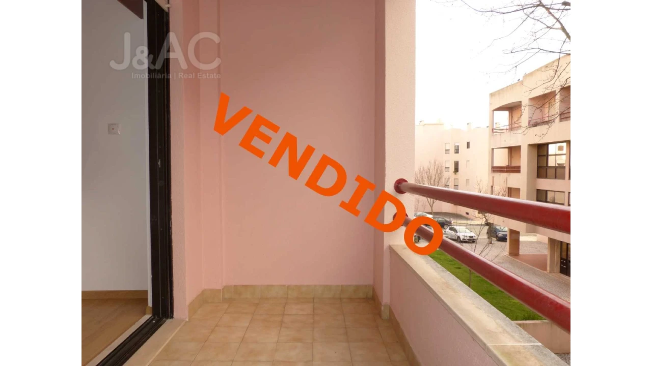 Apartamento T2 para Venda em Cascais e Estoril Foto 1