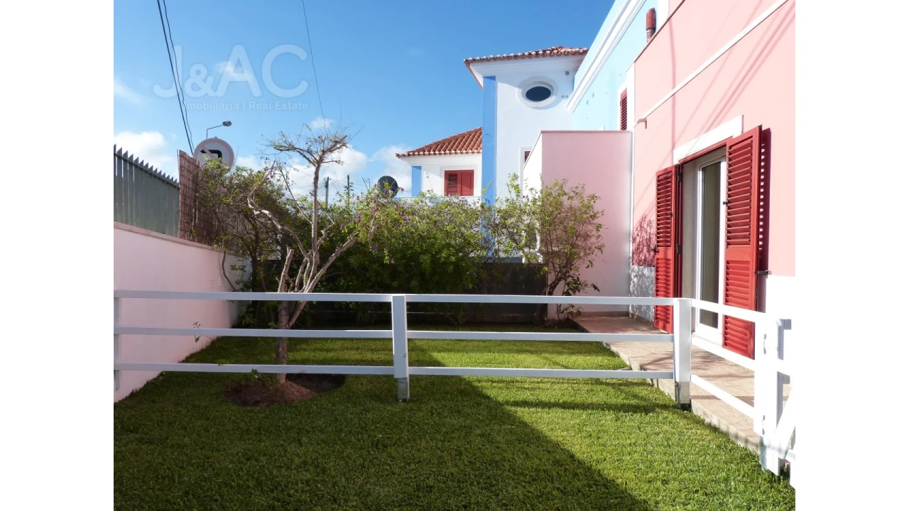 Moradia T3 para Arrendamento em Alcabideche Foto 2
