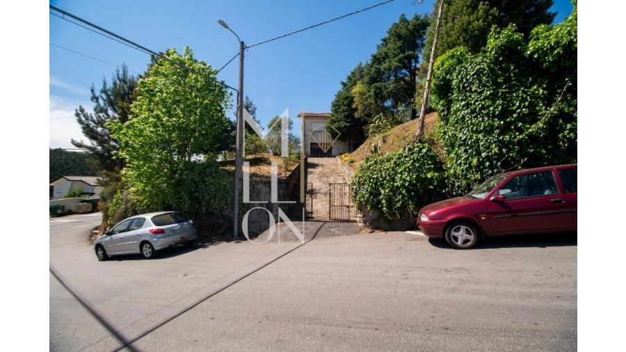 Moradia T4 para Venda em Foz do Sousa e Covelo Foto 1