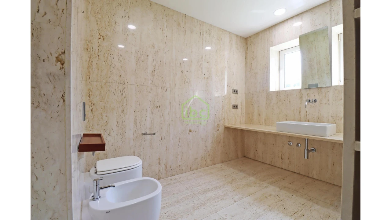 Moradia T4 para Venda em Vilar e Mosteiró Foto 44