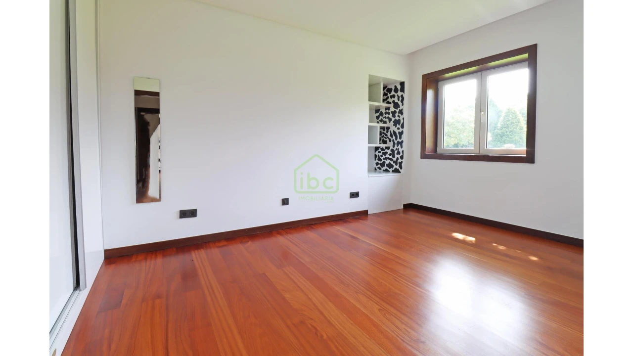 Moradia T4 para Venda em Vilar e Mosteiró Foto 42