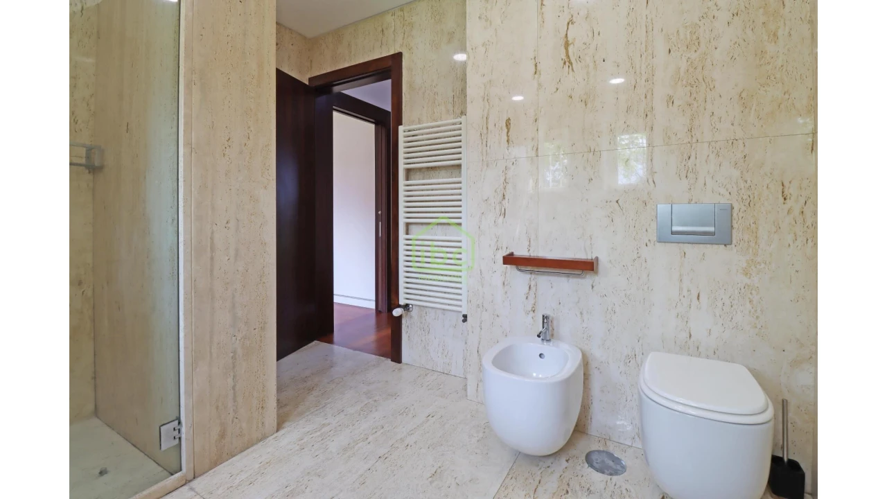 Moradia T4 para Venda em Vilar e Mosteiró Foto 46