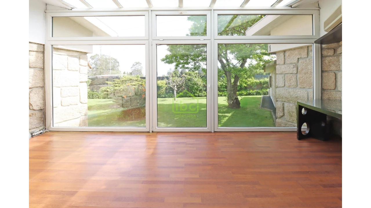 Moradia T4 para Venda em Vilar e Mosteiró Foto 30