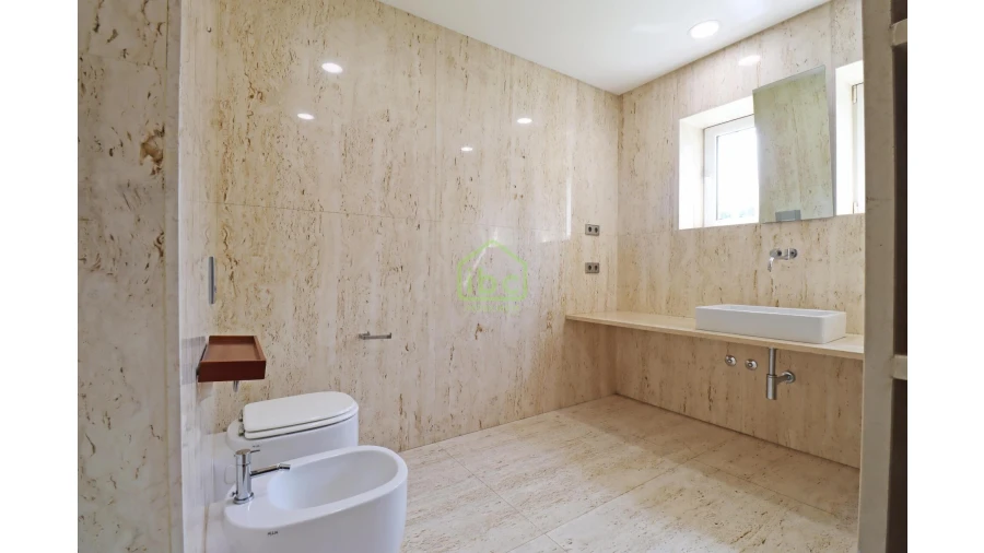 Moradia T4 para Venda em Vilar e Mosteiró Foto 44