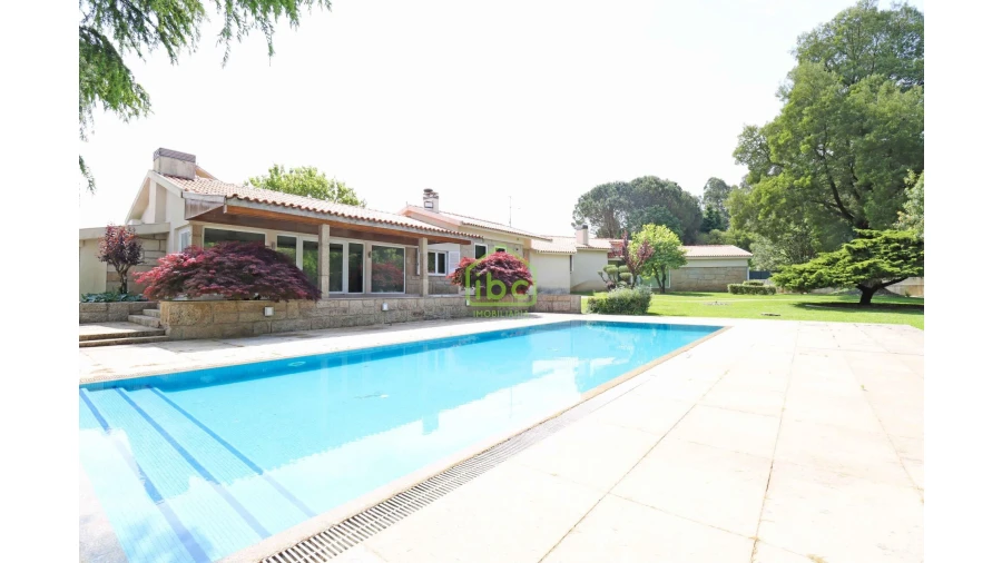 Moradia T4 para Venda em Vilar e Mosteiró