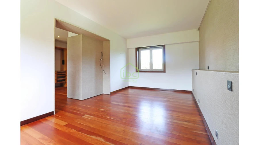 Moradia T4 para Venda em Vilar e Mosteiró Foto 50