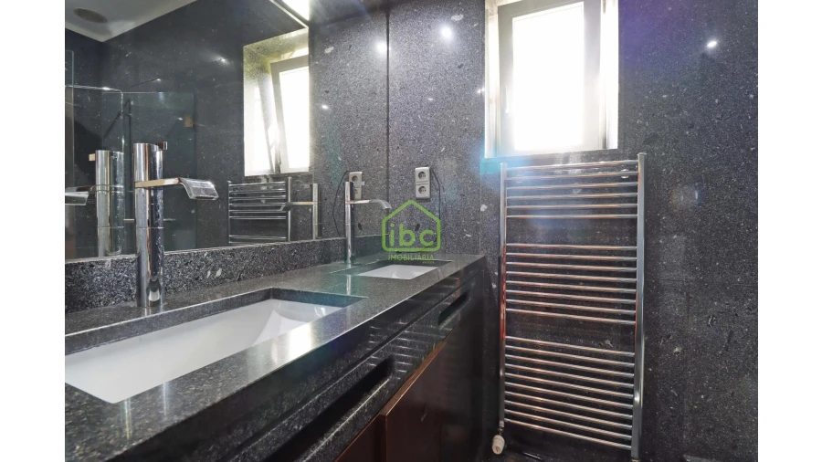 Moradia T4 para Venda em Vilar e Mosteiró Foto 54