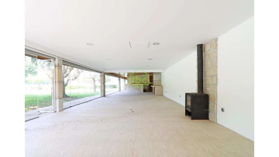 Moradia T4 para Venda em Vilar e Mosteiró Foto 62